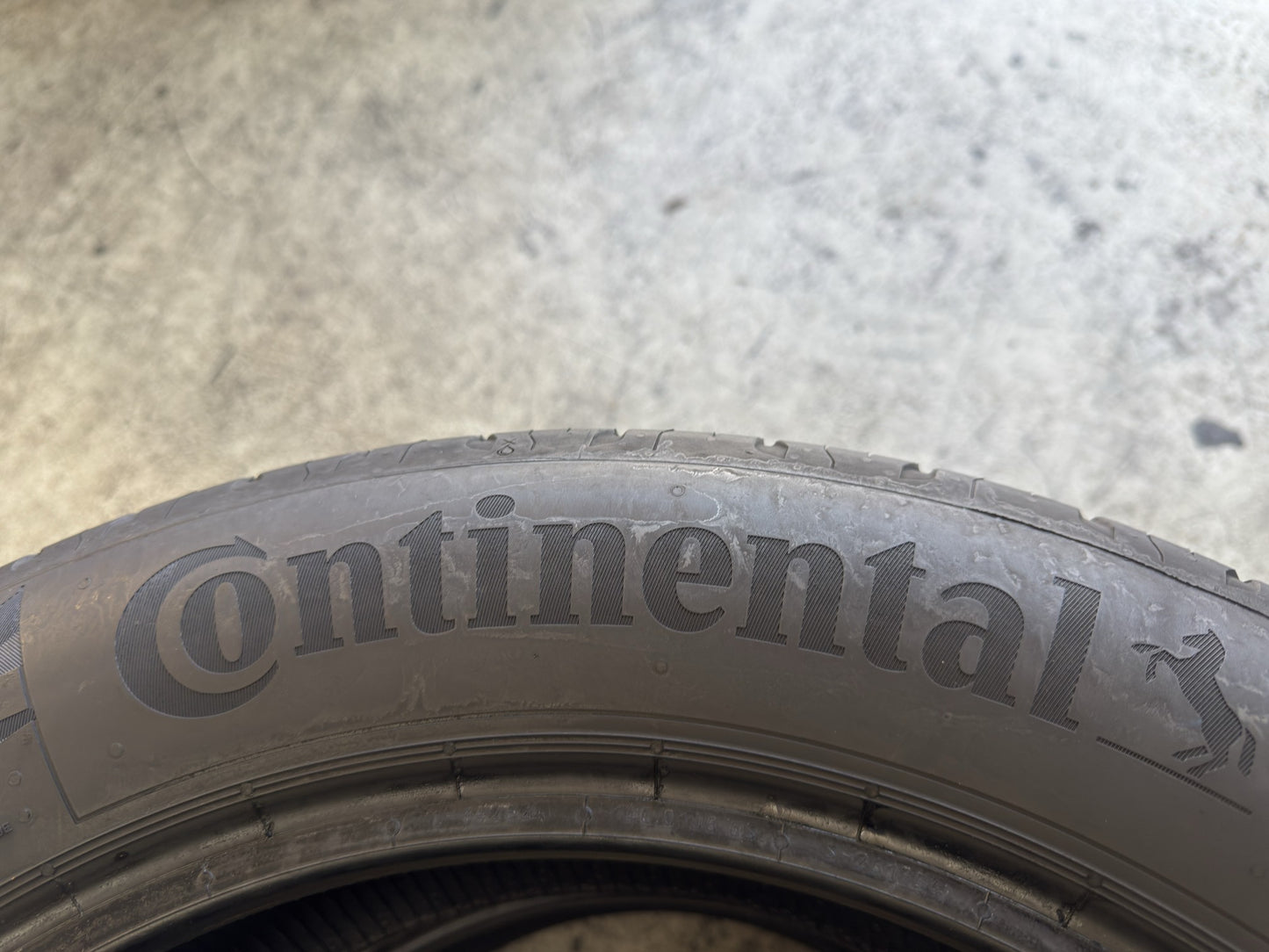 Usato: 2 Gomme 215/55R17 94V Continental estive 85% residui