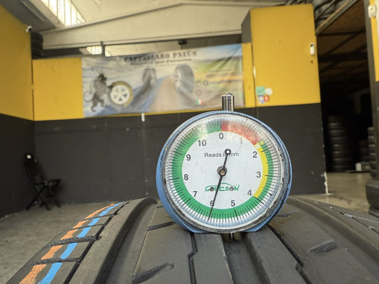 Usato: 2 Gomme 215/60R16 99V XL Yokohama Estive 85% residui