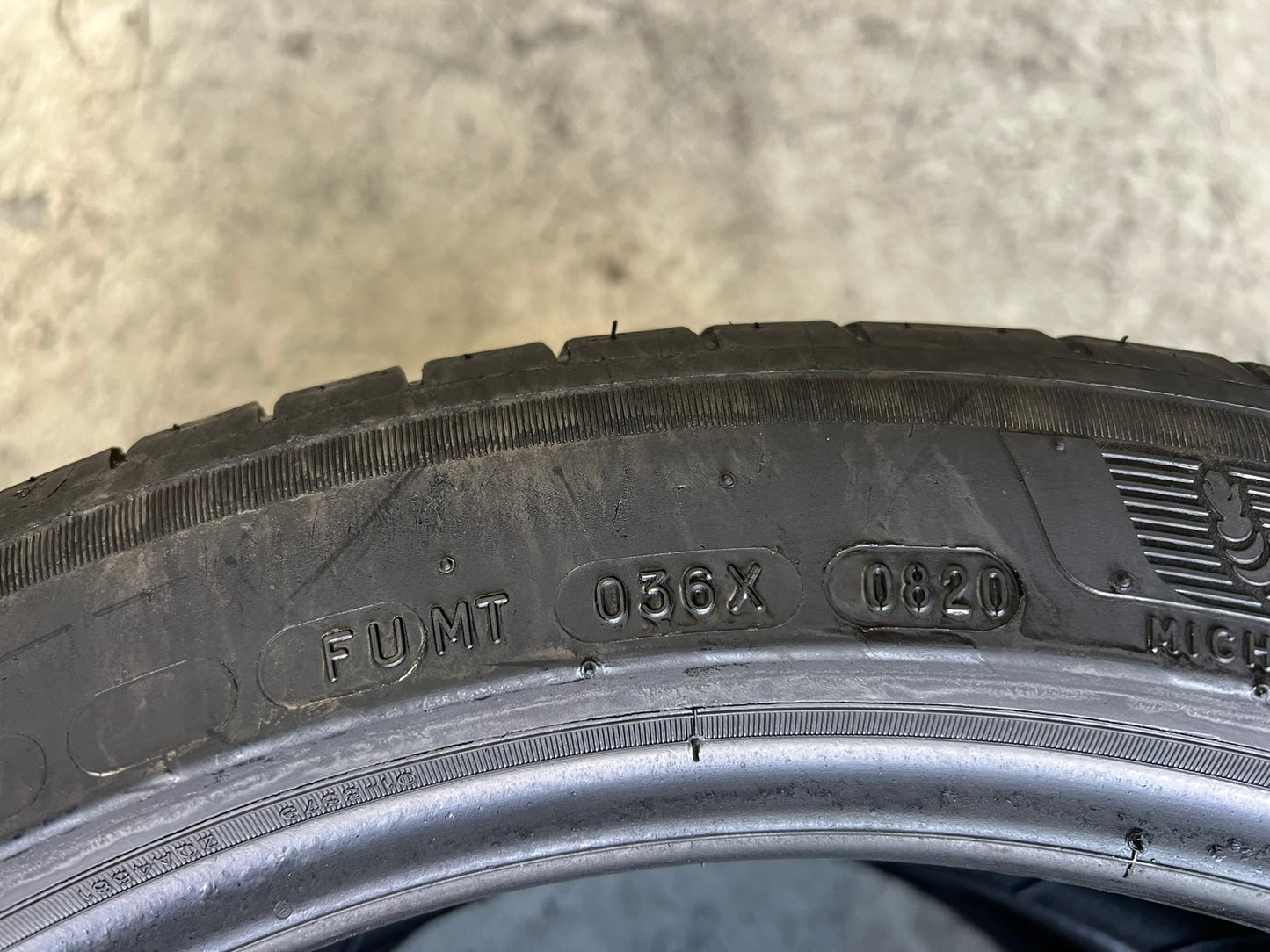Usato: 2 Gomme 225/45R18 91W Michelin Pneumatici estive 90% residui