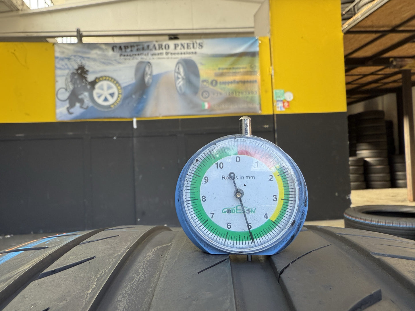 Usato: 2 Gomme 255/35R20 97Y XL Tracmax estivo 80% residui