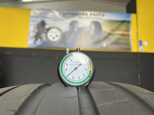 Usato: 2 Gomme 275/40R21 107Y XL Yokohama Estive 95% residui