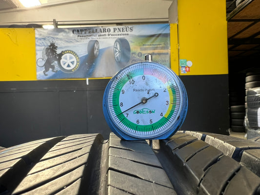 Usato: 4 Gomme 245/50R19 105V XL Kumho Pneumatici 4 Stagioni 95% residui