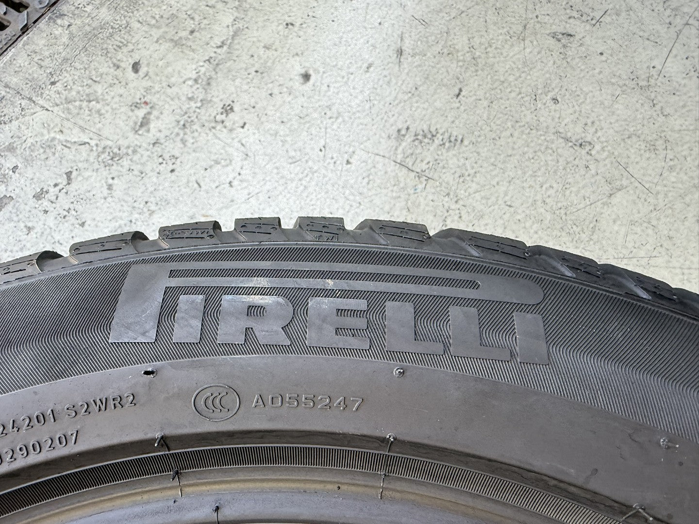 Usato: 4 Gomme 245/50R19 105V Pirelli RFT inverno 85% residui