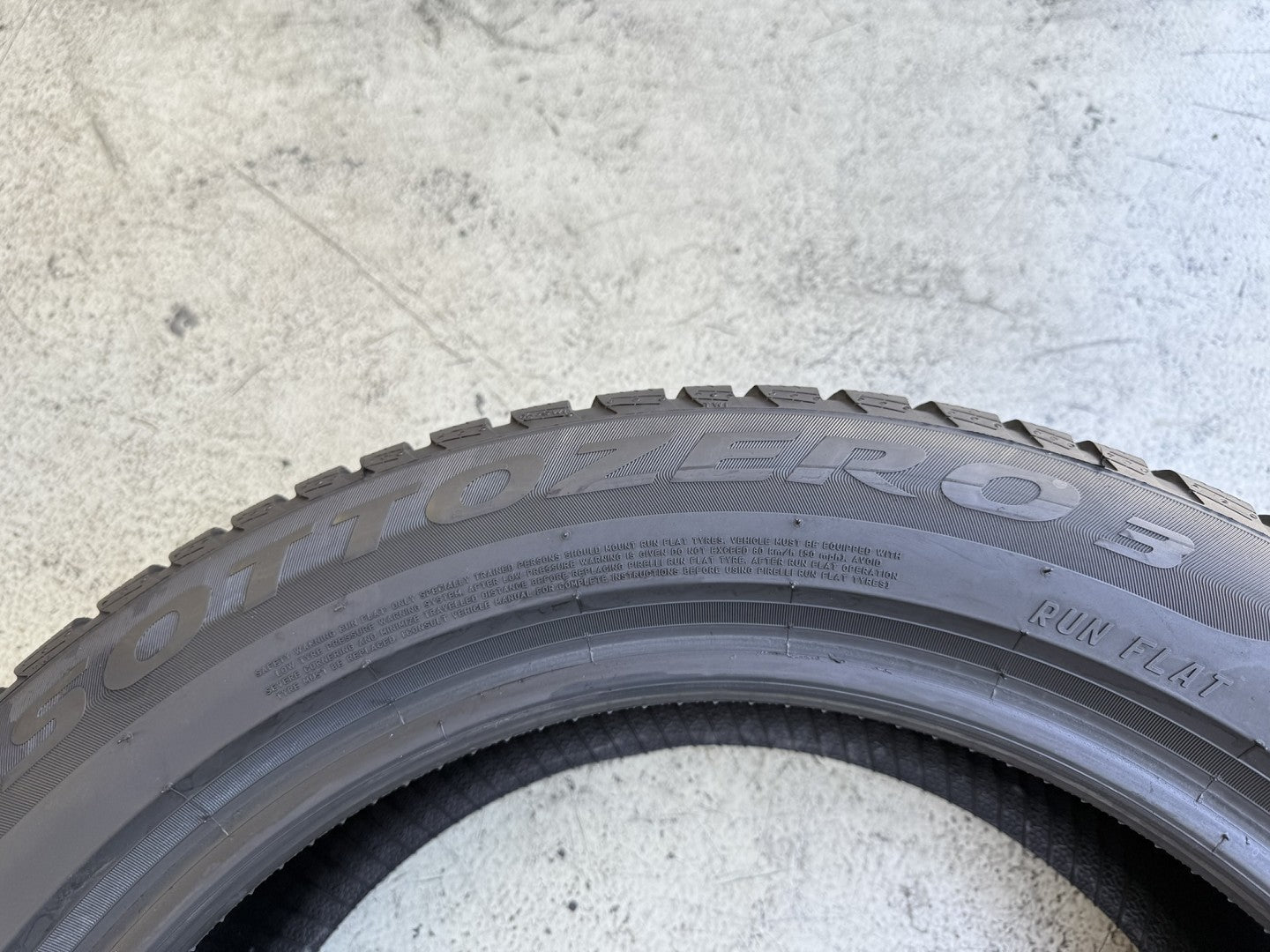 Usato: 4 Gomme 245/50R19 105V Pirelli RFT inverno 85% residui