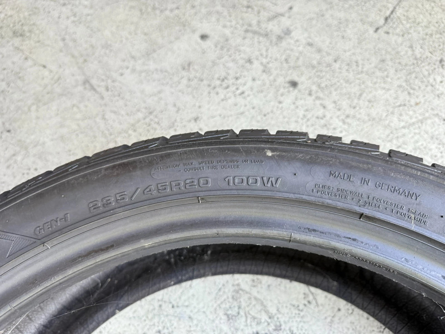Usato: 4 Gomme 235/45R20 100W Goodyear Invernali 85-90% residui