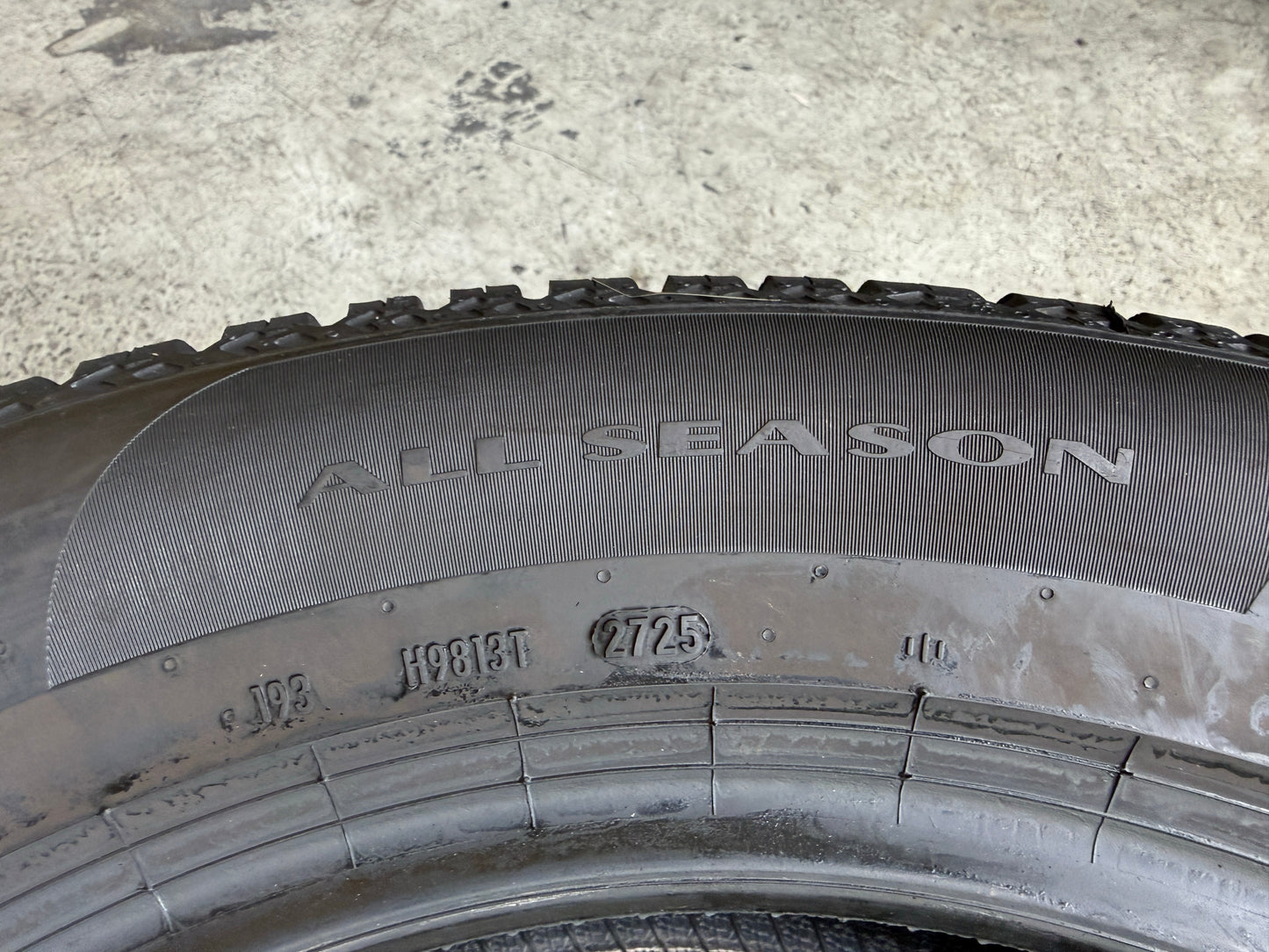 Usato: 2 Pneumatici Pirelli Powergy All Season 235/55R18 104V 4 Stagioni 85% residui DOT 2025