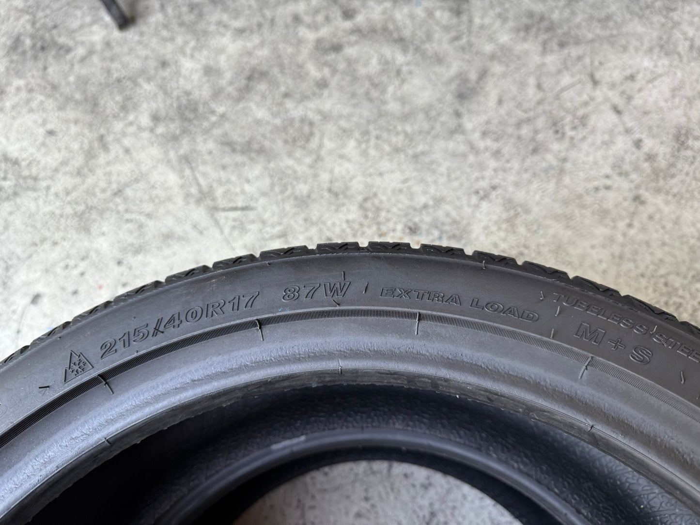 Usato: 2 Gomme 215/40R17 87W XL Goodride 4 Stagioni 85% residui