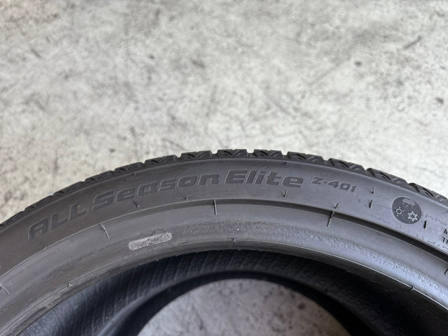 Usato: 2 Gomme 215/40R17 87W XL Goodride 4 Stagioni 85% residui
