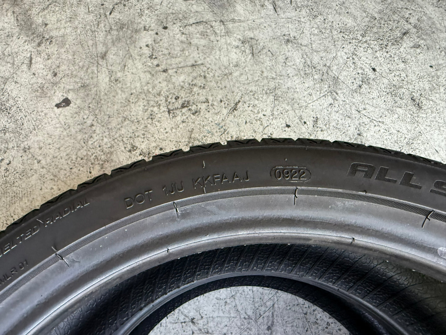Usato: 2 Gomme 215/40R17 87W XL Goodride 4 Stagioni 85% residui