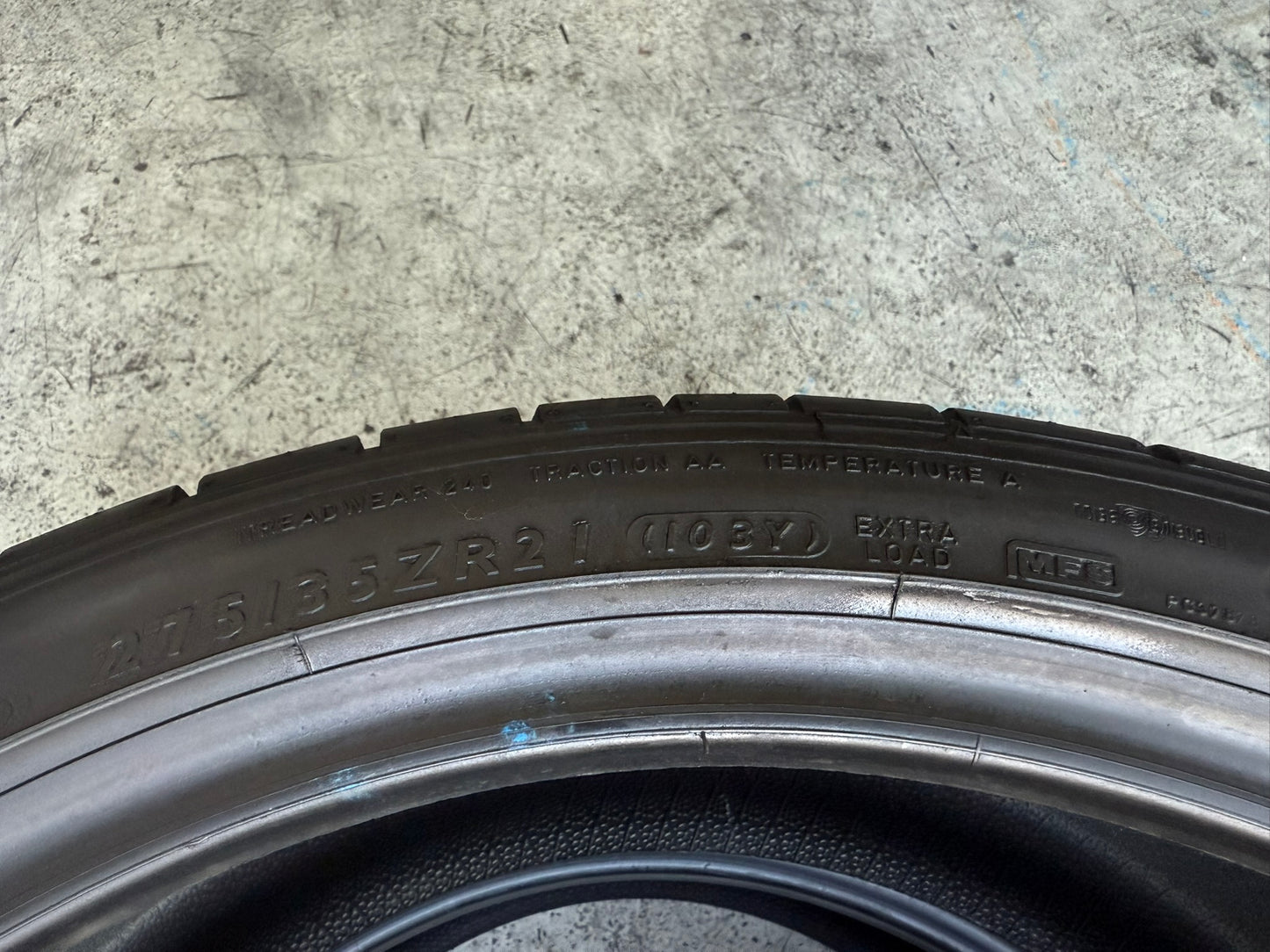 Usato: 2 Gomme 275/35R21 103Y XL Dunlop Estive 85% residui