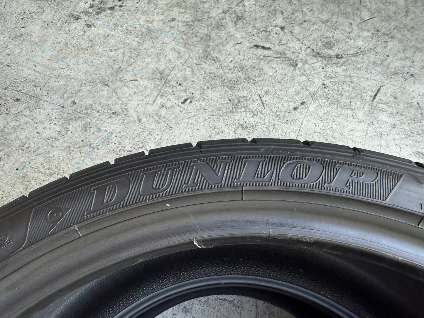 Usato: 2 Gomme 275/35R21 103Y XL Dunlop Estive 85% residui