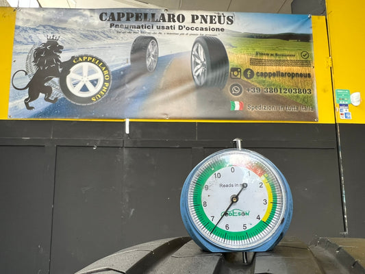 Usato: 01 Pneumatico 245/45R21 104Y Pirelli estive 95% residui