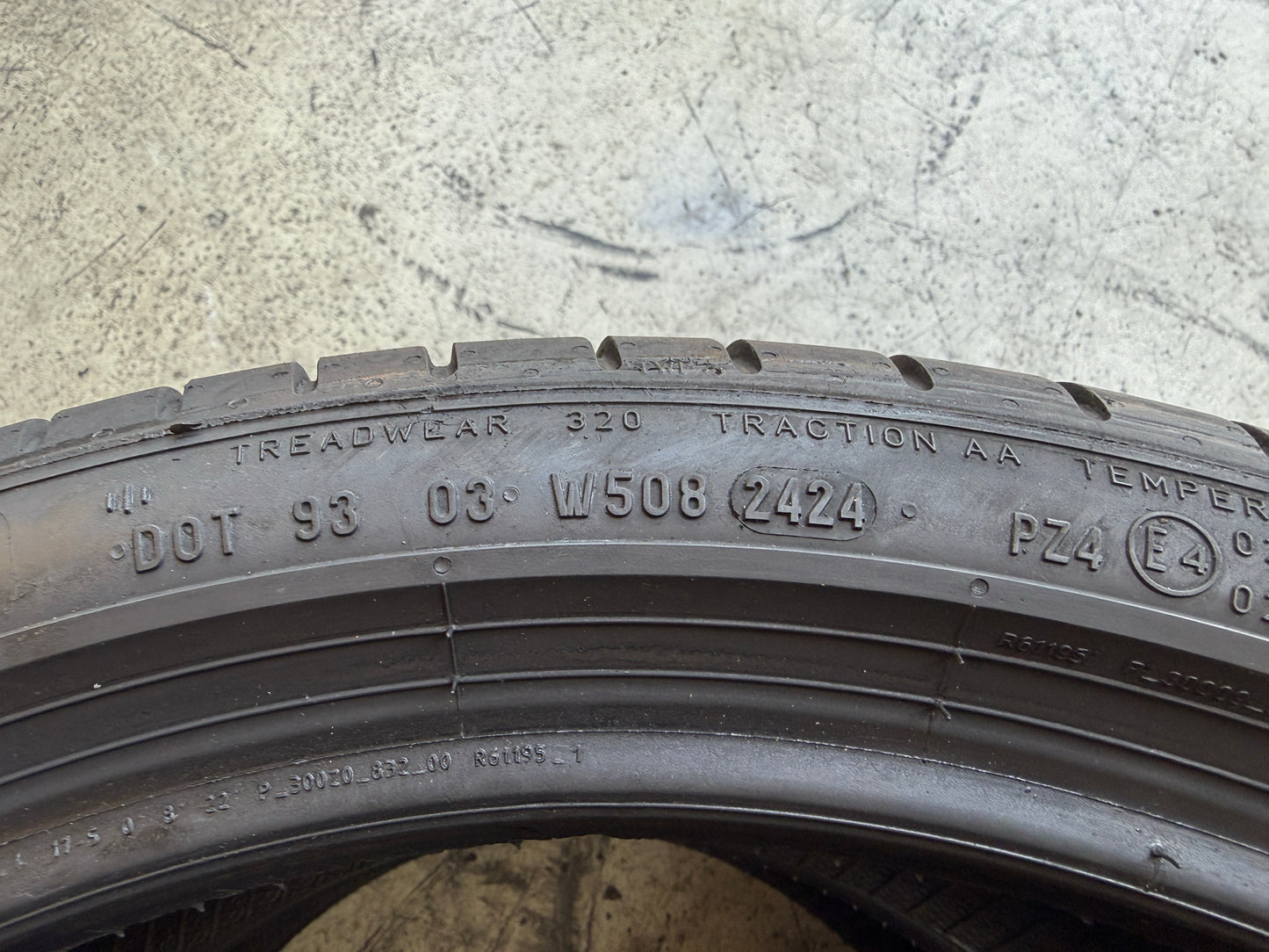Usato: 2 Pneumatici Pirelli P Zero PZ4 255/35R19 96Y XL Estivi 85% residui Runflat