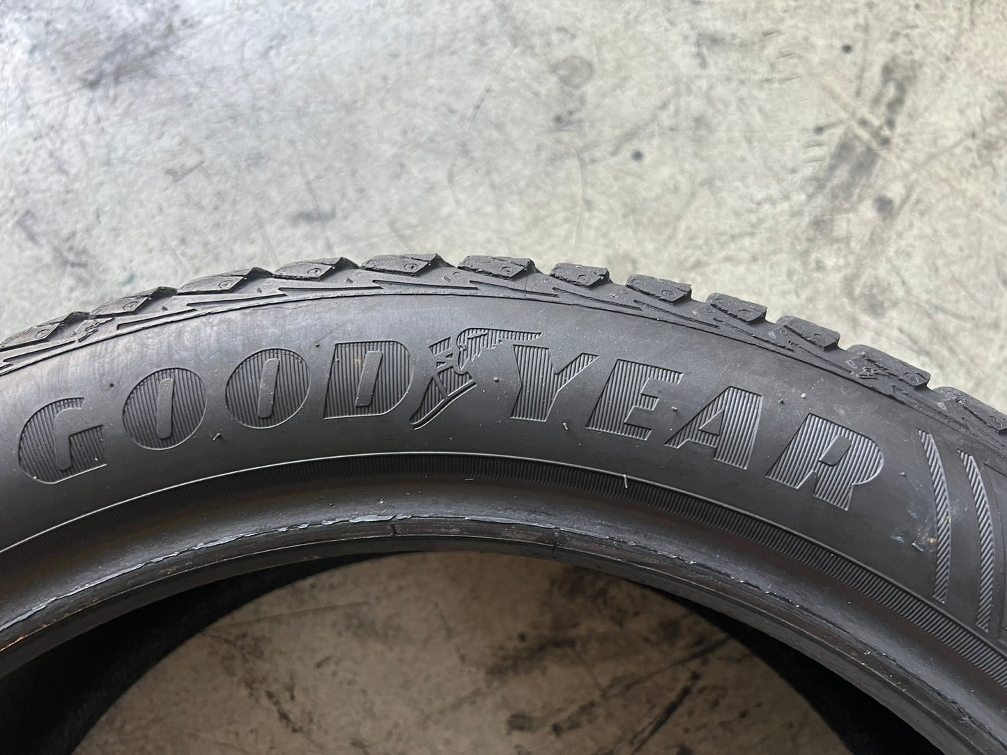 Usato: 01 Pneumatico 215/45R17 91W Goodyear 4 Stagioni 90% residui