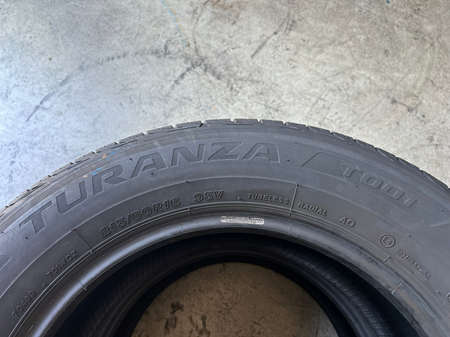Usato: 2 Gomme 215/60R16 95V Bridgestone estive 80% residui