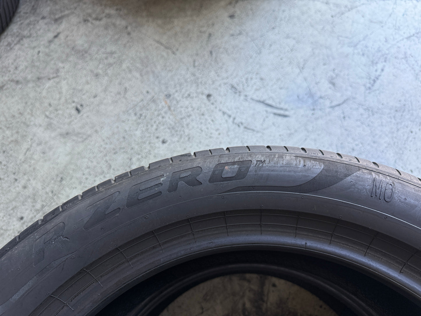 Usato: 2 Pneumatici Pirelli P Zero PZ4 235/50R19 99W Estivi 95% residui