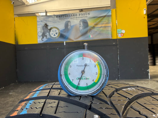 Usato: 2 Pneumatici Goodyear Vector 4Seasons Gen-3 215/45R20 95T XL 4 Stagioni 85% residui