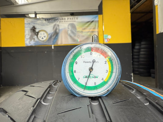 Usato: 2 Gomme 215/65R16 C 109/107T Continental Estive 75% residui