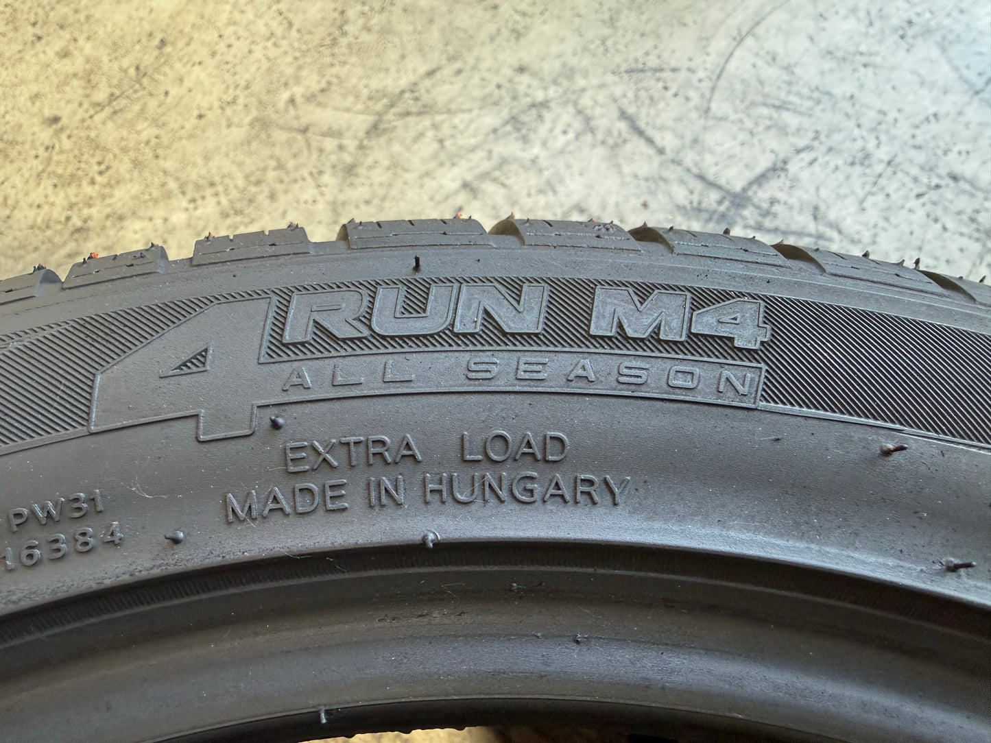 Usato: 2 Pneumatici Momo RUN M4 All Season 225/45R17 94W XL 4 Stagioni 95% residui