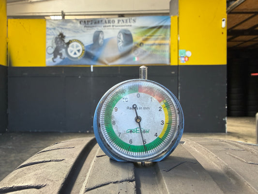 Usato: 2 Pneumatici Continental PremiumContact 7 225/40R18 92Y Estivi 80% residui