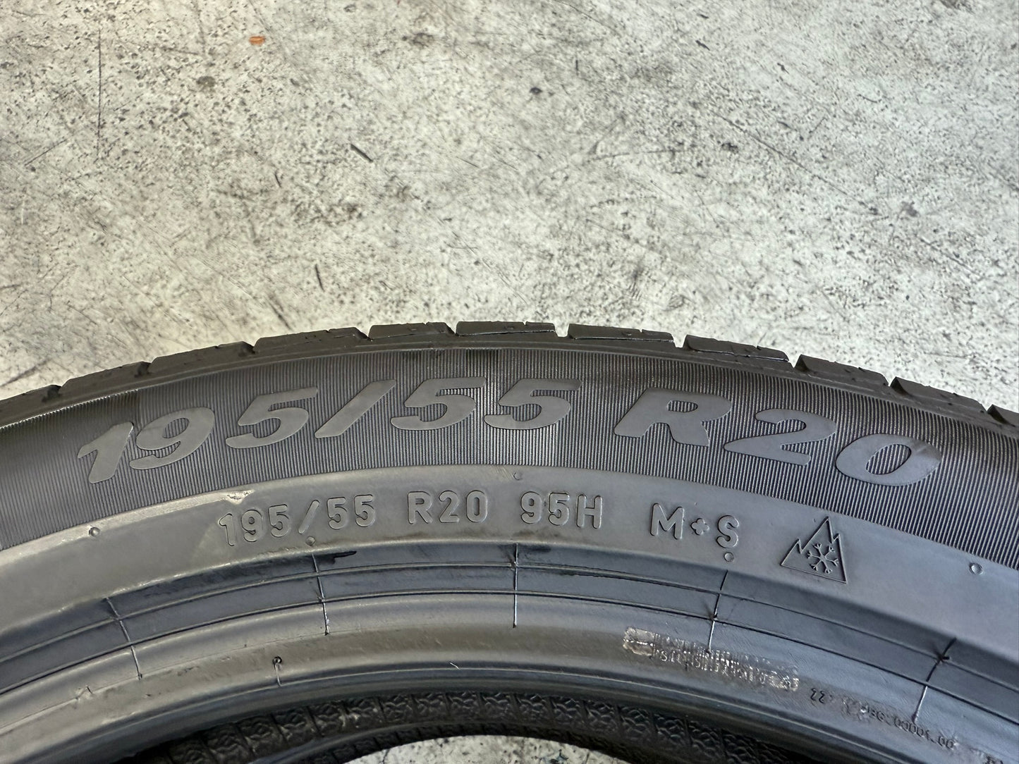 Usato: 2 Gomme 195/55R20 95H XL Pirelli 4 Stagioni 85% residui