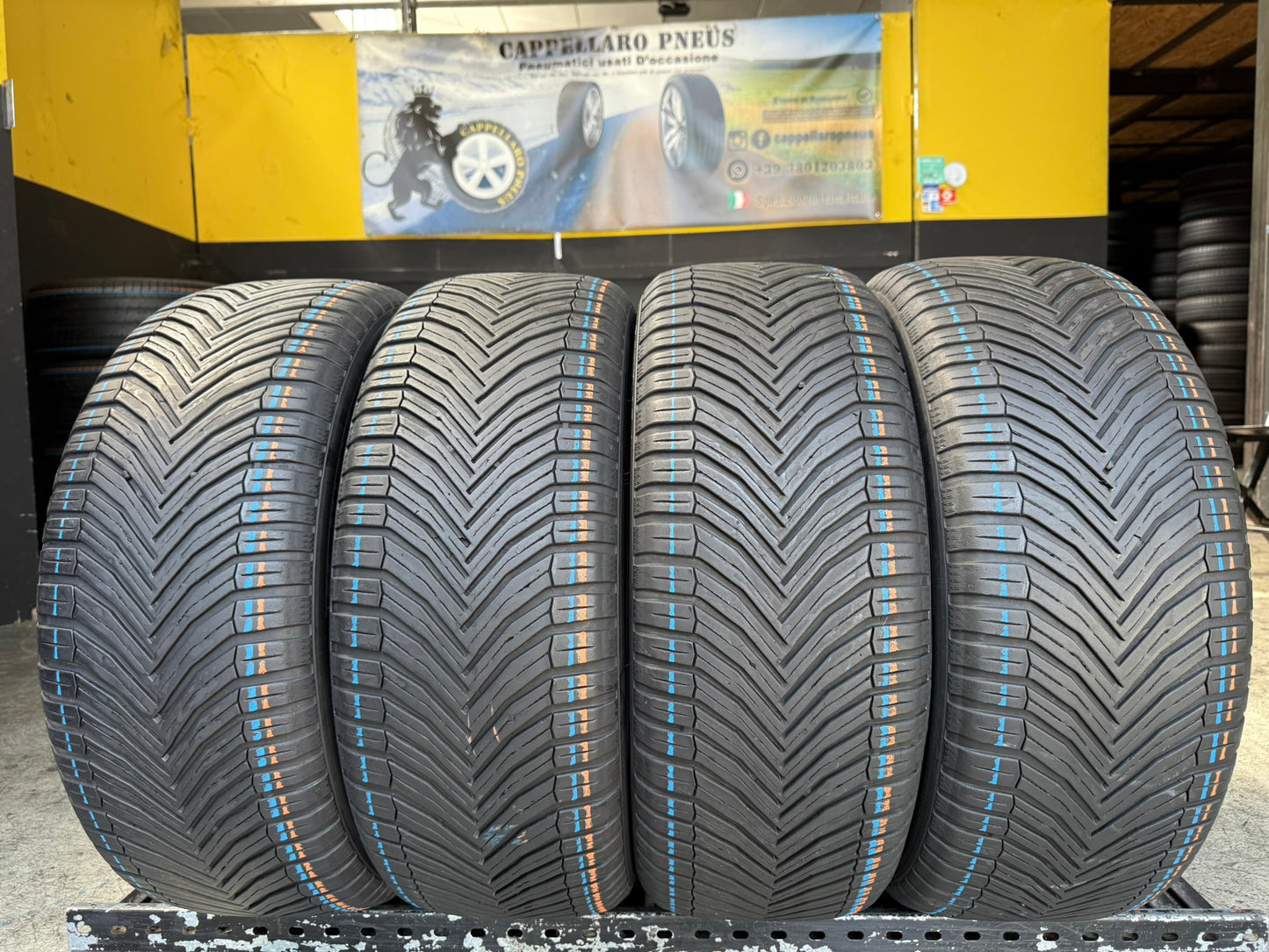 Usato: 4 Gomme 215/50R18 92W Michelin 4 Stagioni 80% residui