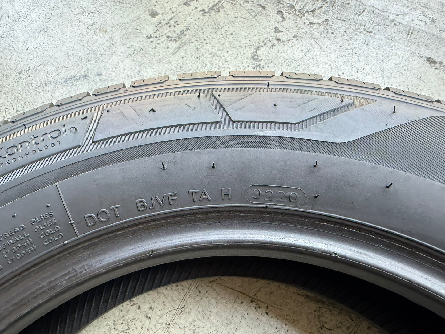 Usato: 1 Gomma 185/75R16C 104/102R Hankook Estiva 80% residui