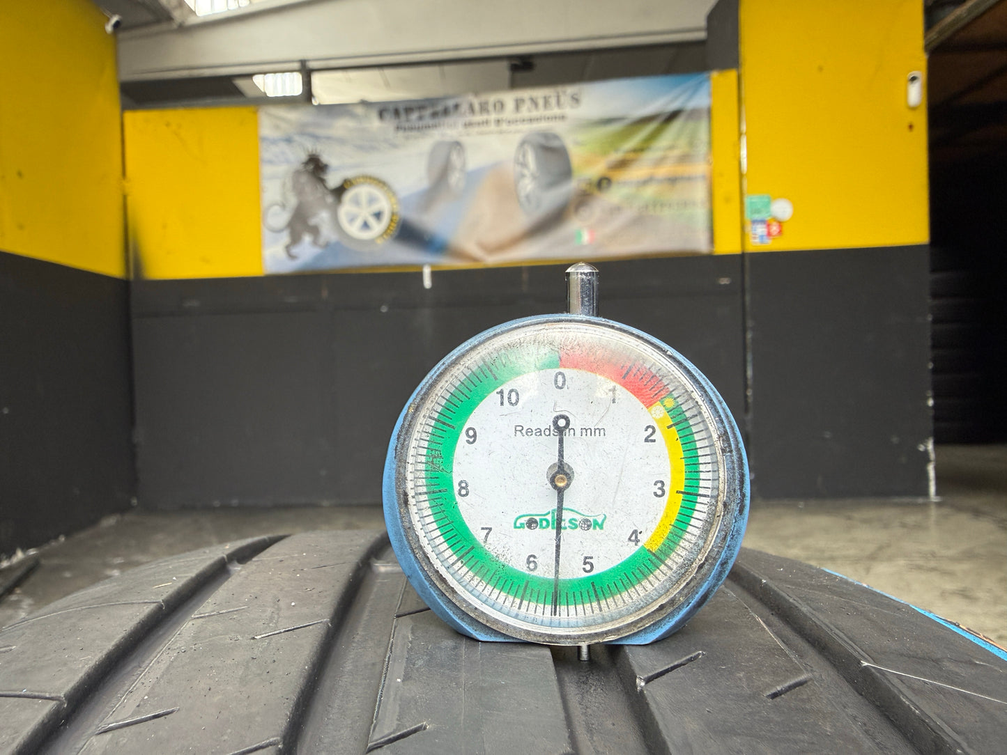 Usato: 2 Pneumatici Goodyear EfficientGrip Performance SUV 235/50R20 104W XL Estivi 80% residui