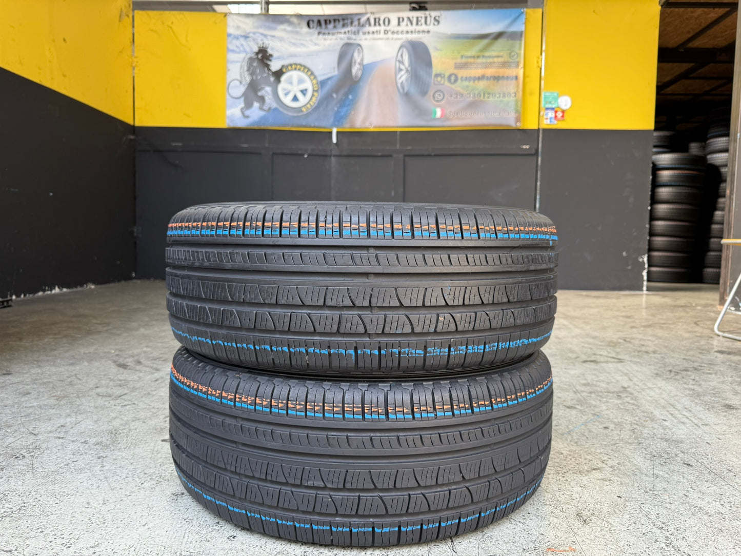 Usato: 2 Gomme 235/55R18 104V XL Pirelli 4 Stagioni 90% residui