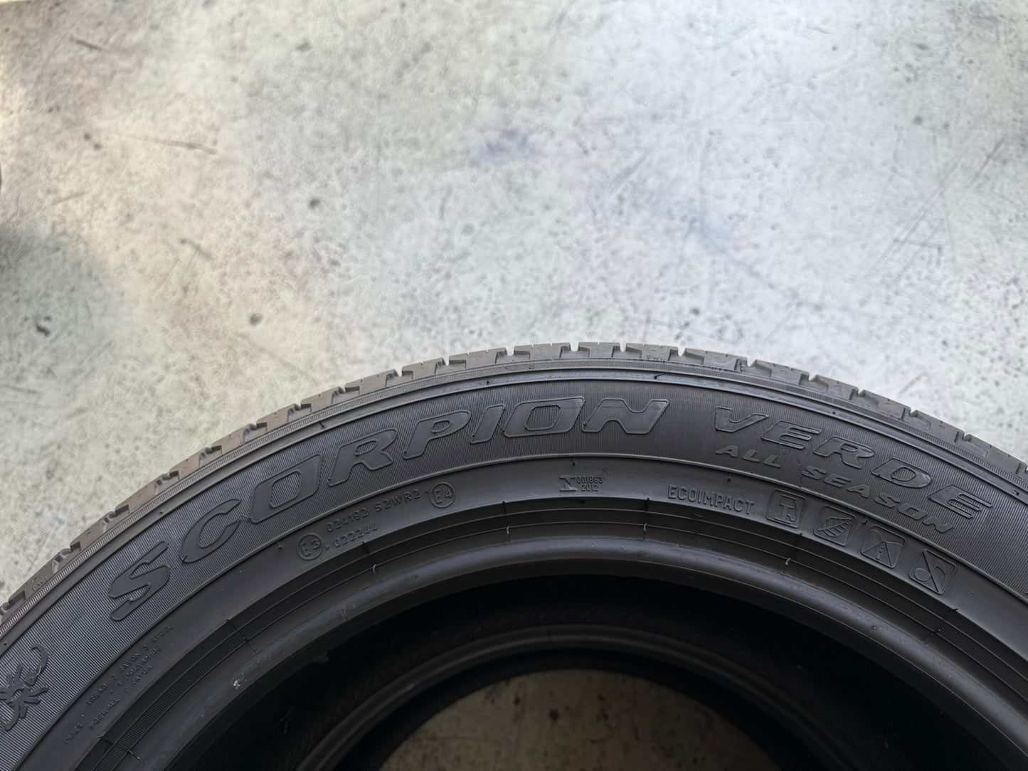 Usato: 2 Gomme 235/55R18 104V XL Pirelli 4 Stagioni 90% residui