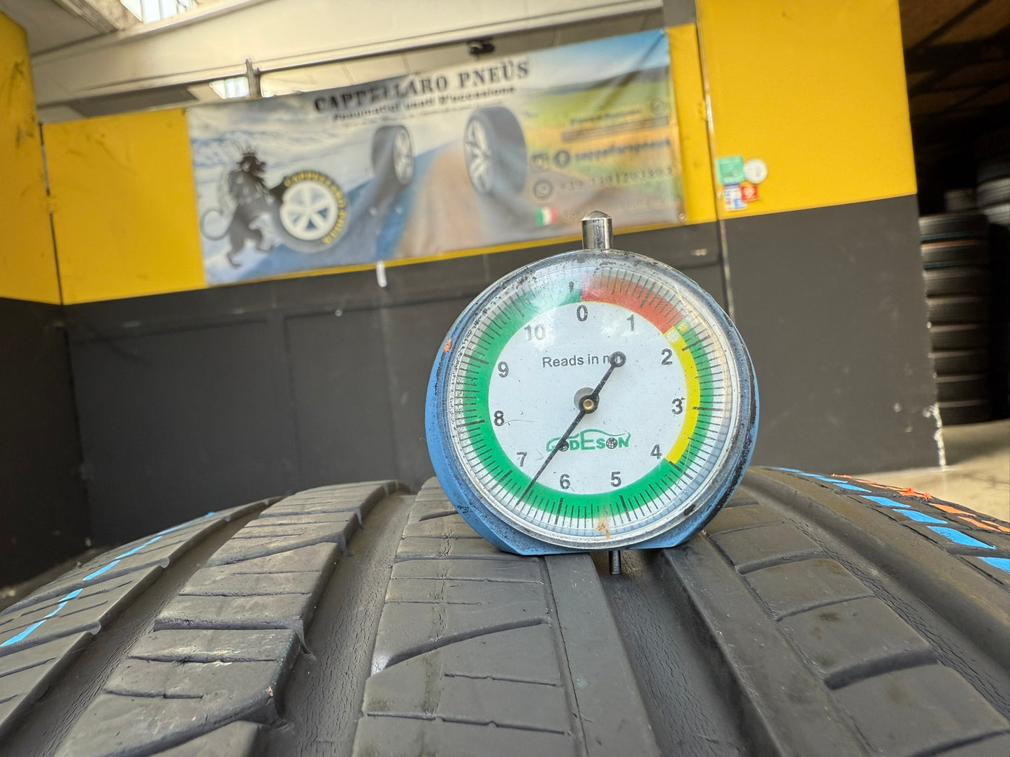 Usato: 2 Gomme 235/55R18 104V XL Pirelli 4 Stagioni 90% residui