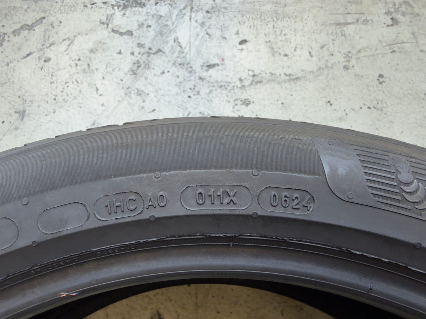 Usato: 4 Pneumatici Michelin Primacy 4 235/45R20 100V XL Estivi 85% residui DOT 2024