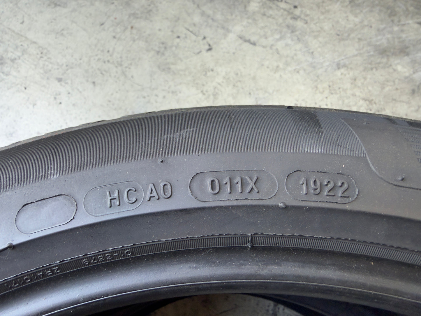 Usato: 2 Pneumatici Michelin Primacy 4 235/45R20 100V XL Estivi 85% residui