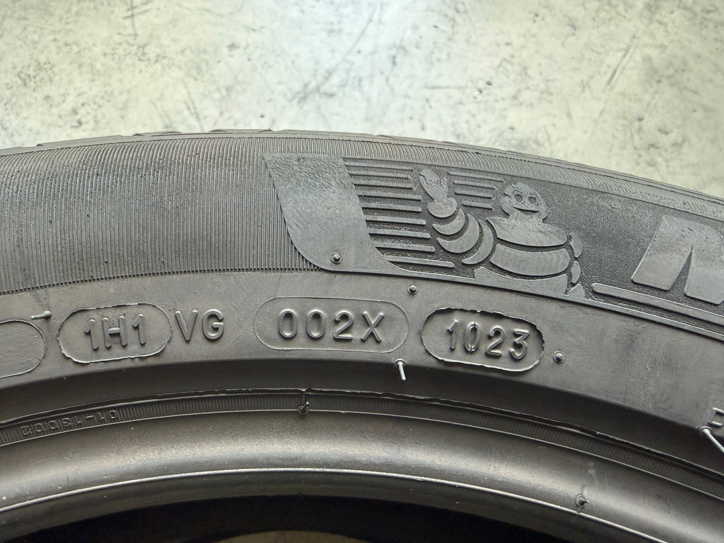 Usato: 2 Pneumatici Michelin e.Primacy 225/50R19 100V XL Estivi 85% residui