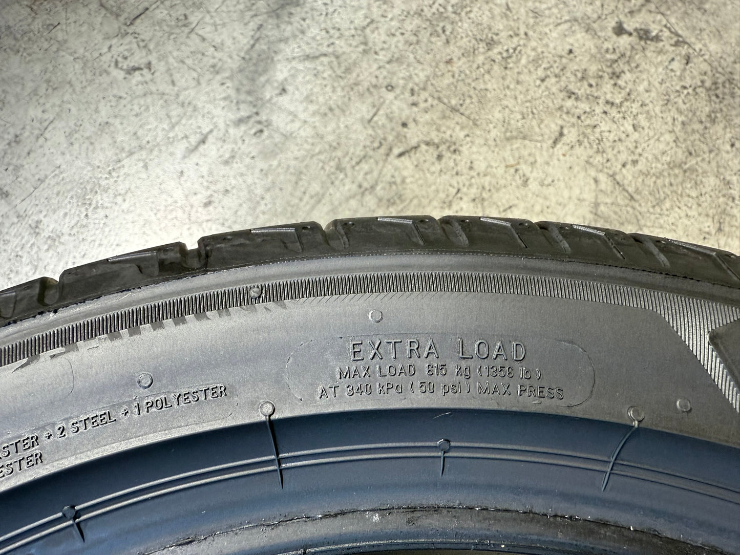 Usato: 2 Gomme 215/45R17 91Y XL Bridgestone Estivo 85% residui