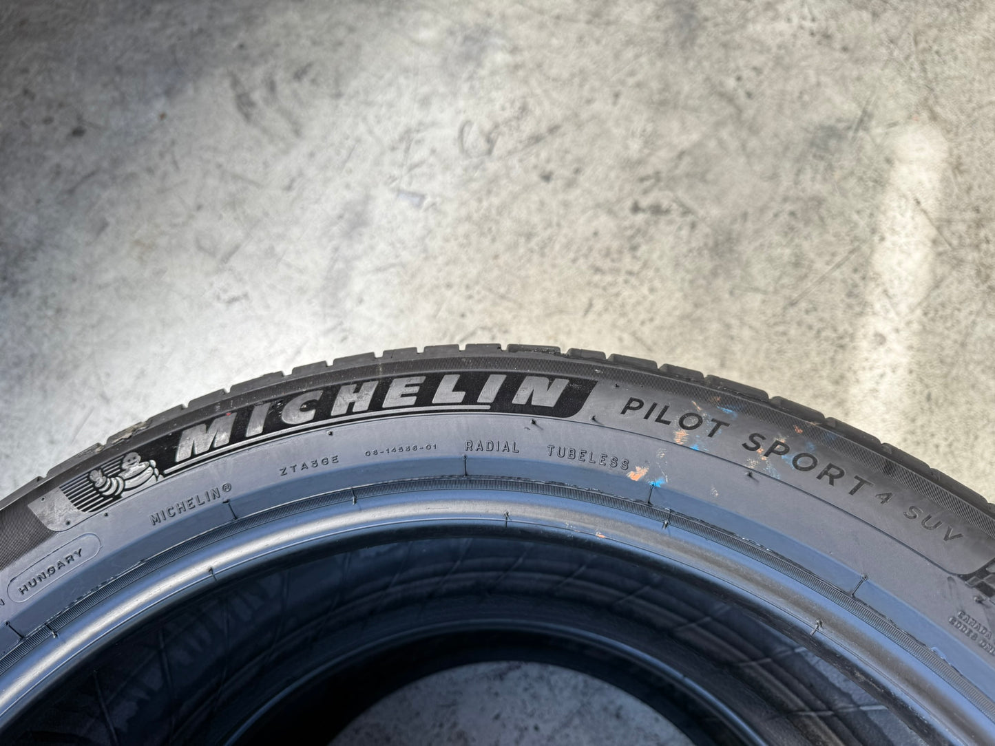 Usato: 2 Gomme 285/40R21 109Y XL Michelin Estivo 80% residui