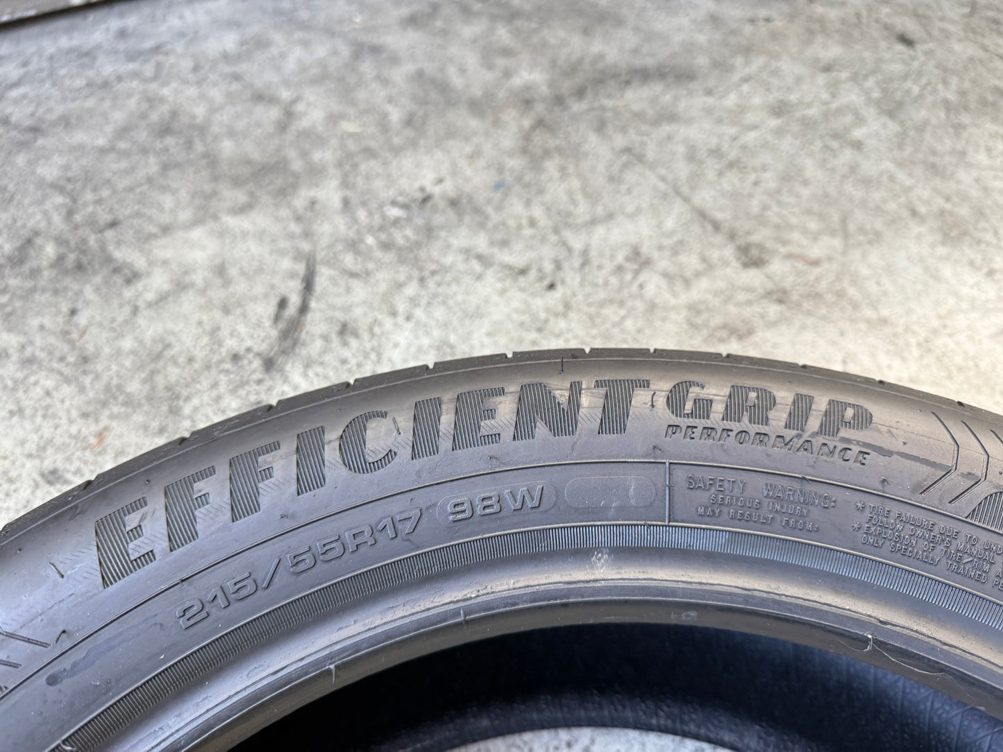 Usato: 1 Gomma 215/55R17 98W XL Goodyear Estivo 80% residui