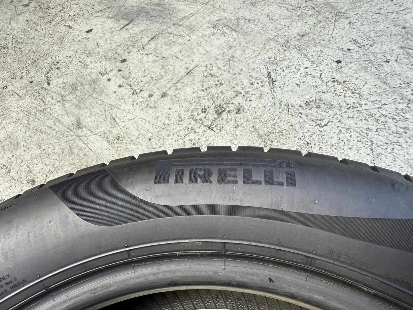 Usato: 1 Gomma 215/55R17 94V Pirelli Estivo 85% residui