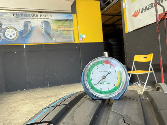 Usato: 1 Gomma 225/45R19 96W XL Hankook Estivo 100% residui