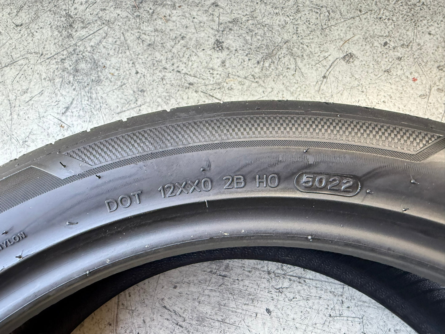 Usato: 1 Gomma 225/45R19 96W XL Hankook Estivo 100% residui