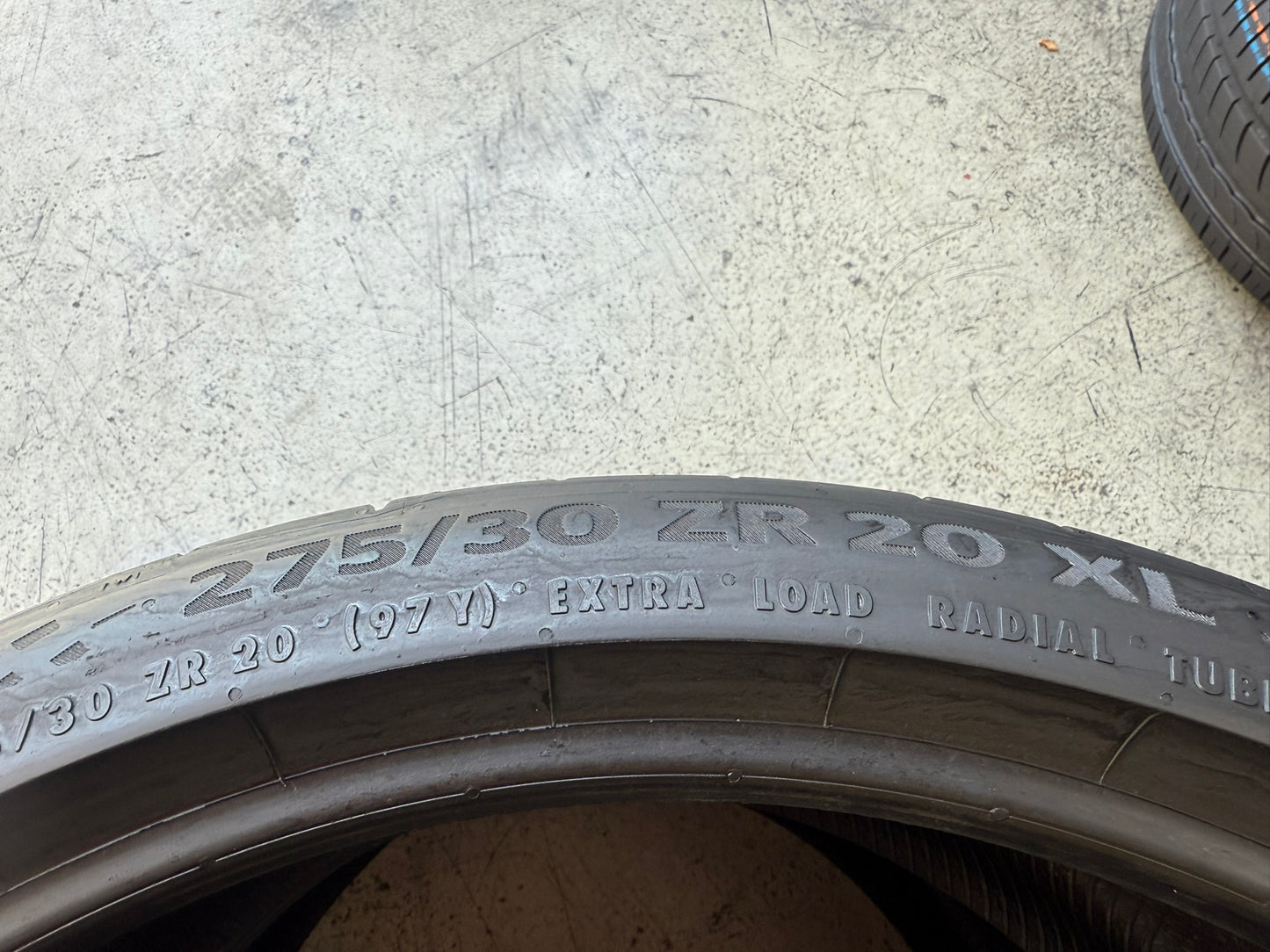 Usato: 2 Gomme 275/30R20 97Y XL Continental Estive 85% residui
