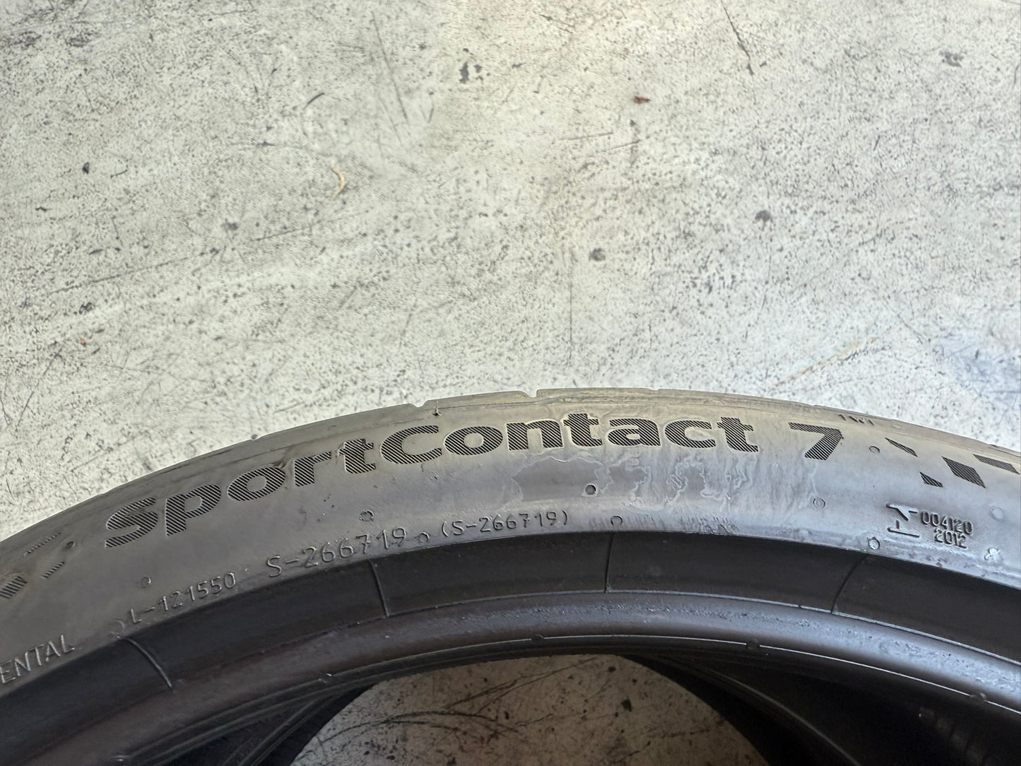 Usato: 2 Gomme 275/30R20 97Y XL Continental Estive 85% residui