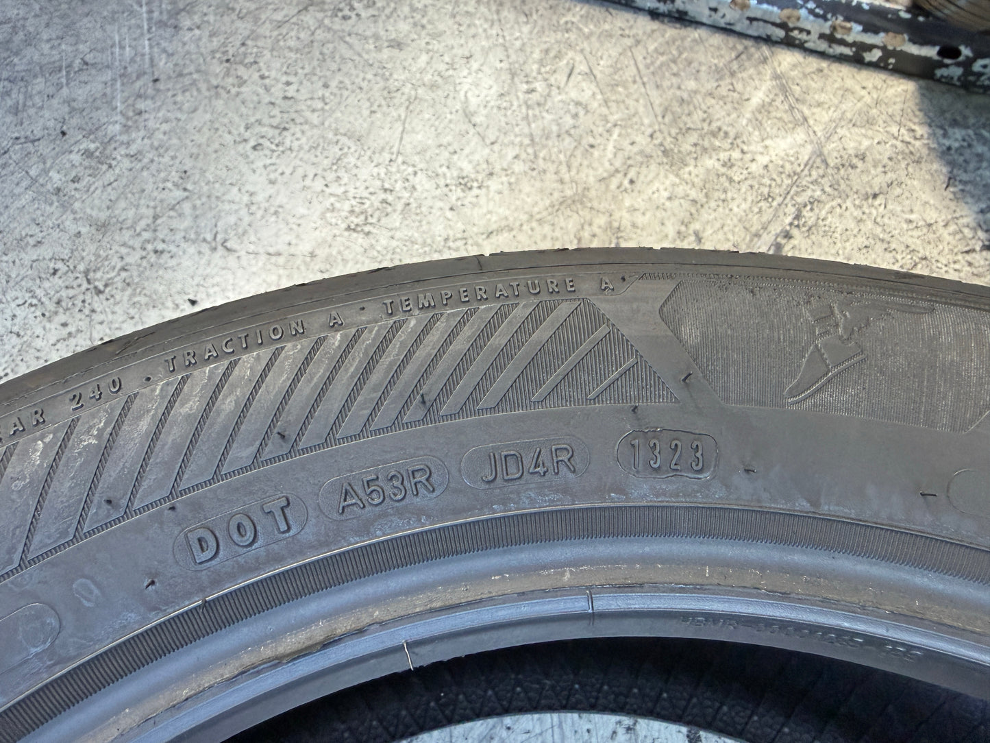 Usato: 4 Pneumatici Goodyear EfficientGrip Performance 2 215/55R17 98W XL Estivi 85% residui