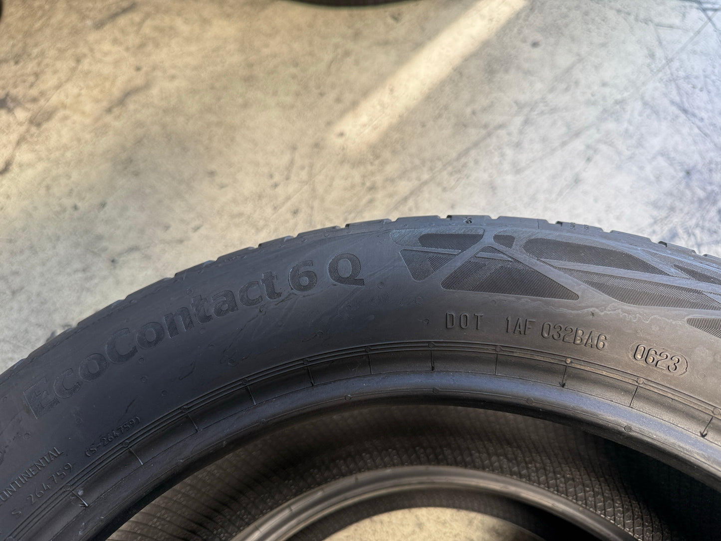 Usato: 2 Pneumatici Continental EcoContact 6Q 215/55R17 94V Estivi 90% residui