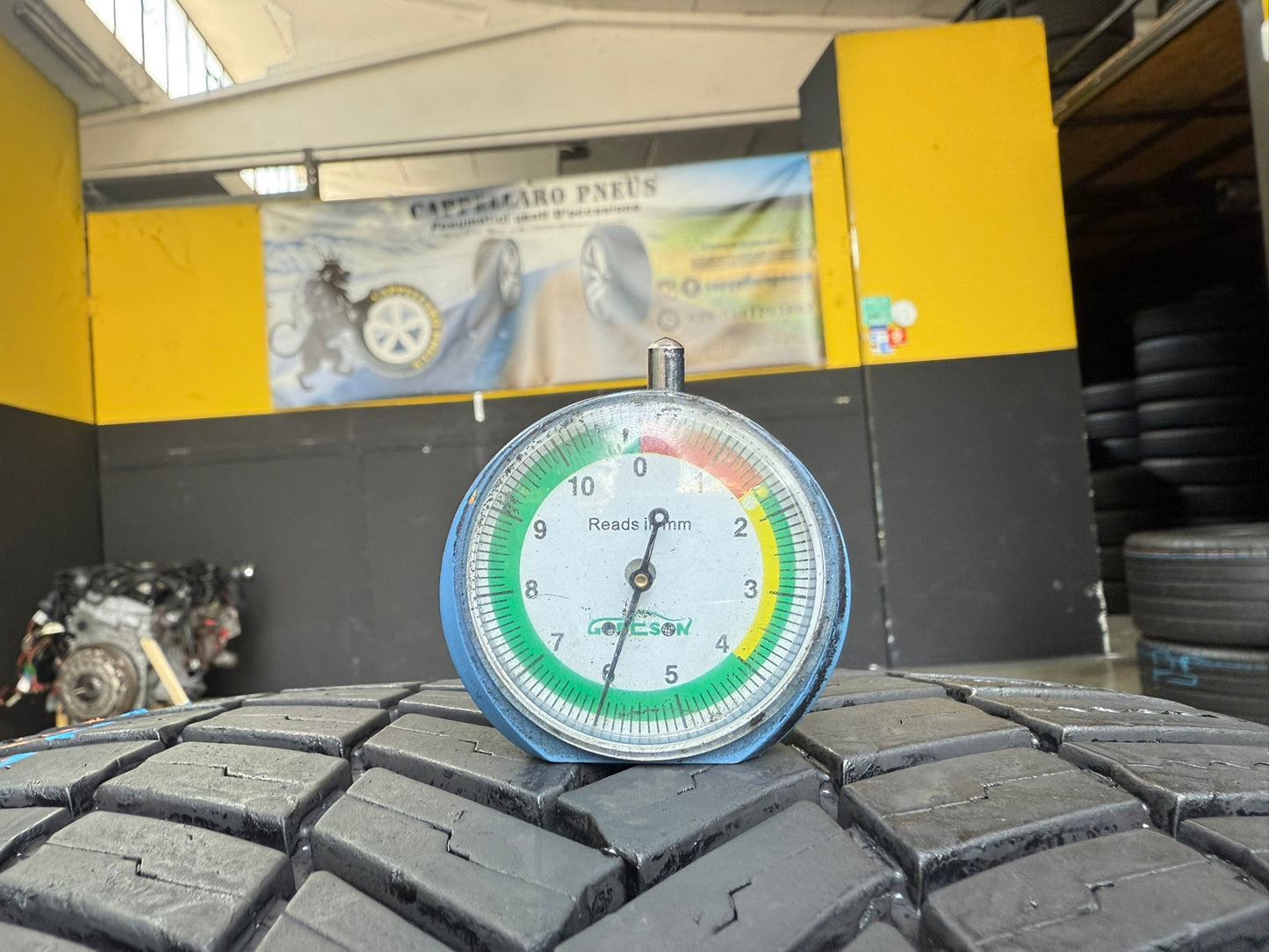 Usato: 2 Gomme 255/35R19 96Y XL Bridgestone 4 Stagioni 85% residui