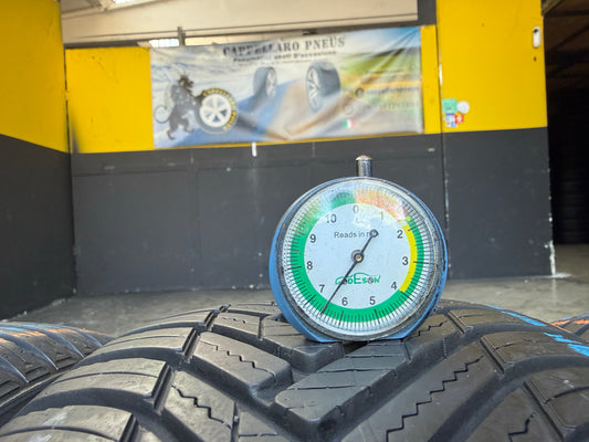 Usato: 4 Pneumatici Hankook + Goodyear 205/50R17 93V XL 4 Stagioni 80%-90% residui
