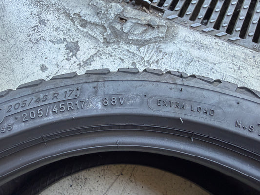 Usato: 4 Pneumatici Michelin CrossClimate 2 205/45R17 88V XL 4 Stagioni 85% residui
