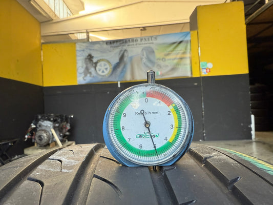 Usato: 2 Gomme 235/50R18 97V Yokohama Estive 80% residui