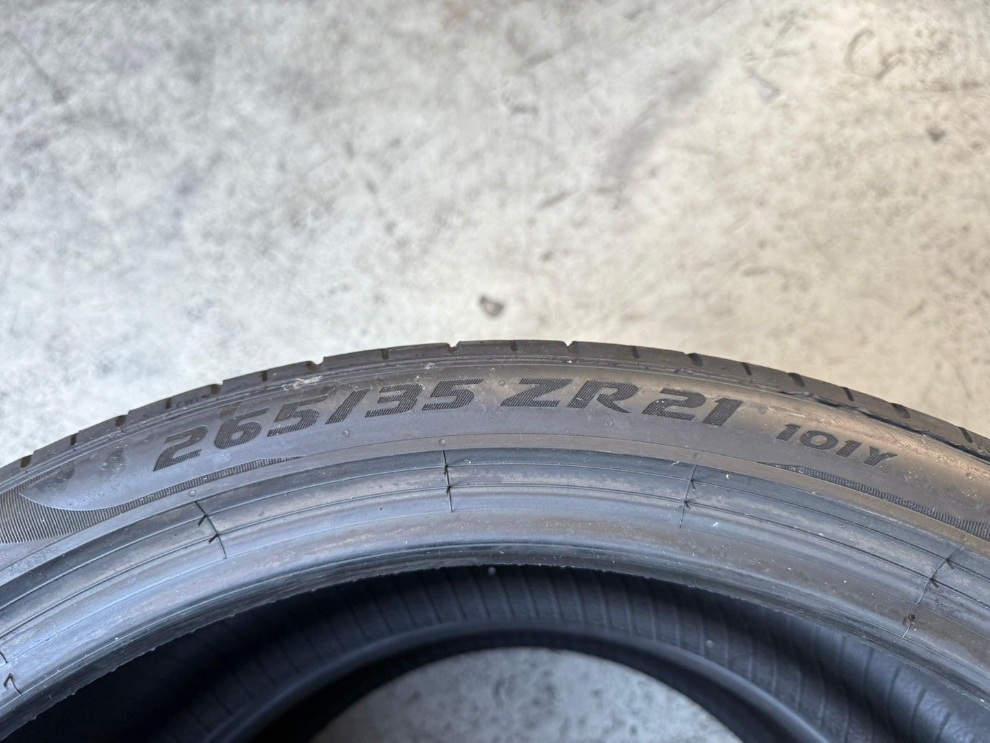 Usato: 2 Gomme 265/35R21 101Y XL Pirelli Estive 80% residui