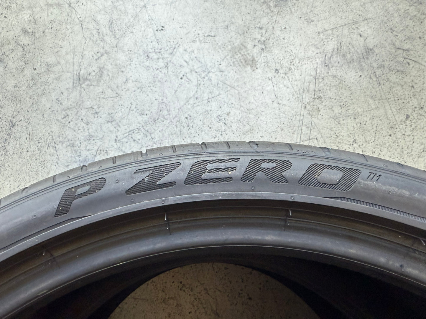 Usato: 2 Gomme 265/35R21 101Y XL Pirelli Estive 80% residui